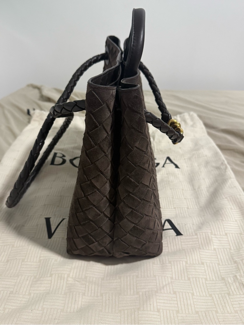 Bottega Veneta Andiamo Suede medium Fondant - Picture 10 of 13